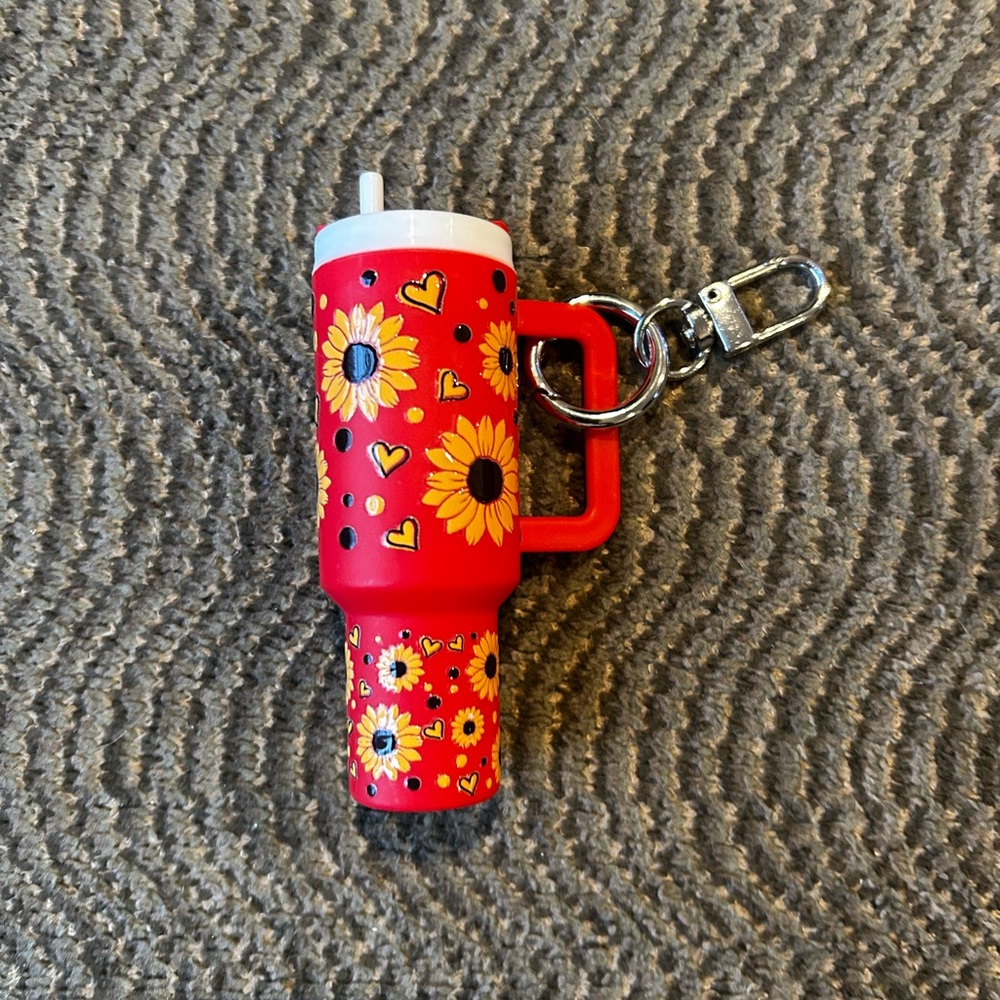 Very good condition Red Sunflower Tumbler Keychain/Purse Charm